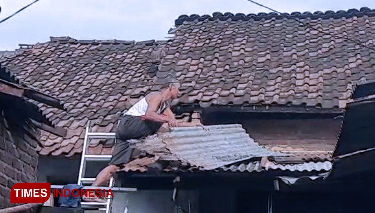 memperbaiki-rumah.jpg