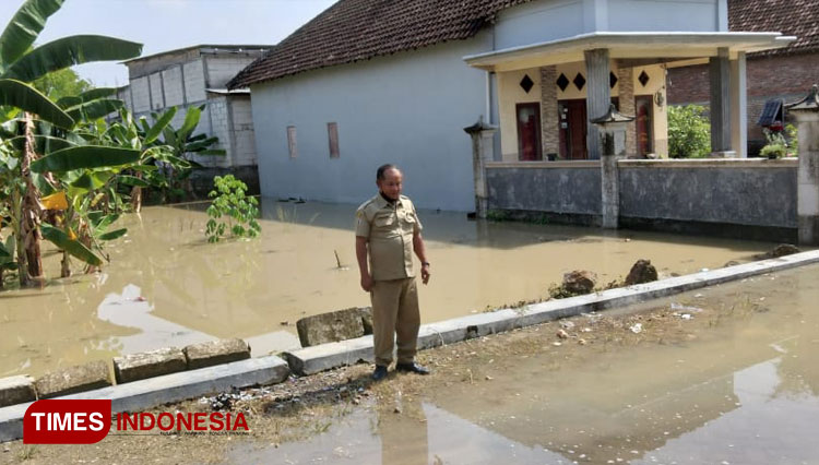 Kali Lamong Meluap, Kabupaten Gresik Mulai Banjir - TIMES Indonesia