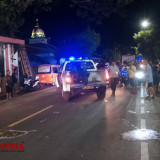 Sekeluarga di Probolinggo Jatuh dari Motor, Ditabrak Truk, Suami Meninggal