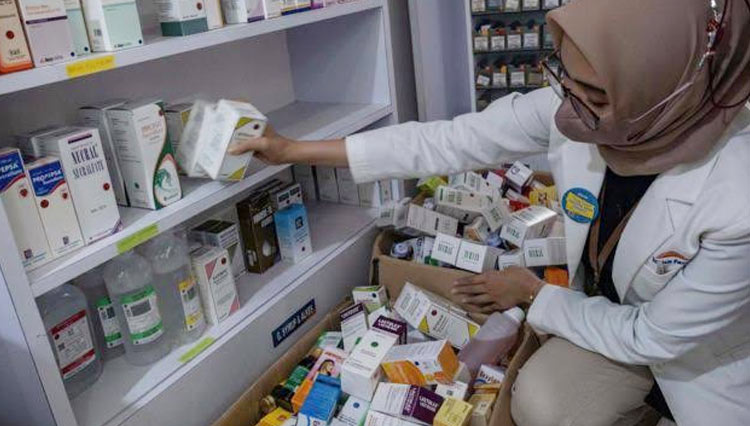 Obat sirup yang ditarik karena diduga menyebabkan gangguan ginjal akut di Indonesia. (FOTO: GETTY IMAGES)