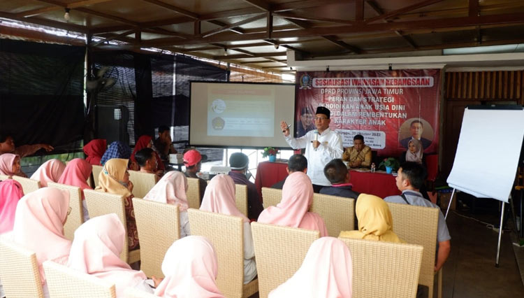 Gandeng Padepokan Cinta Tanah Air, Anggota DPRD Jatim Beri Wasbang bagi Guru Paud
