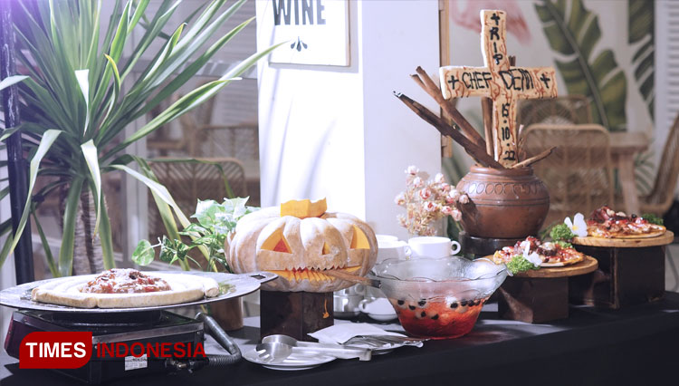 Contoh hidangan saat Dinner Party Halloween Horor House alias Pesta Halloween di Luminor Hotel Banyuwangi. (FOTO: Syamsul Arifin/TIMES Indonesia)