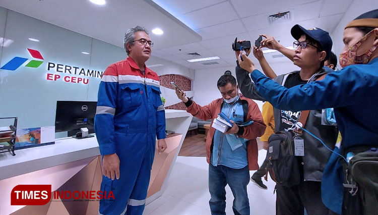 General Manager Gas Jambaran-Tiung Biru (JTB) di Ruby Mulyawan saat diwawancarai sejumlah wartawan dikantornya - (FOTO: Sumitro/TIMES Indonesia)