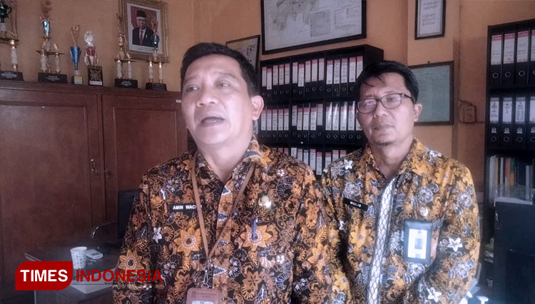Kadinas P&K Kota Mojokerto, Amin Wachid saat memberikan penjelasan kepada awak media terkait kebijakan penghapusan PR, Kamis (27/10/2022) (FOTO: Dok. TIMES Indonesia)