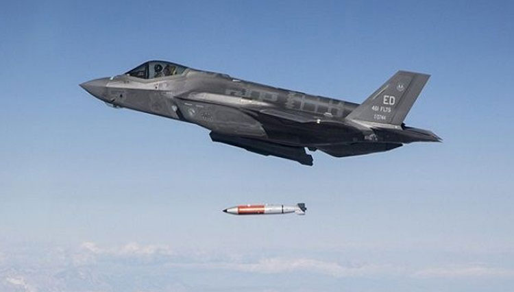 F-35 dengan bom nuklir B61. (Foto/Departemen Pertahanan AS)