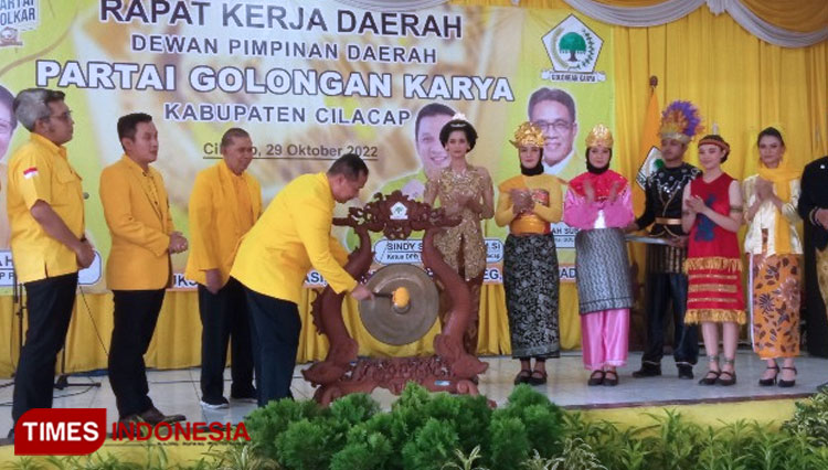 Rakerda, Kader Golkar Gelorakan Sindy Syakir Bupati Cilacap - TIMES ...