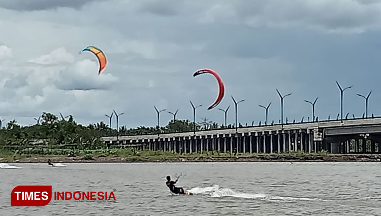 Kitesurfing, Wahana Wisata Baru di Pantai Selatan Bantul