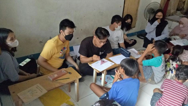 Mahasiswa Mengajar. (FOTO: AJP TIMES Indonesia)