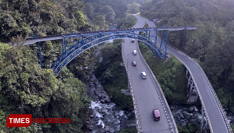 Jembatan Lembah Anai Padang Panjang, Sumatra Barat, dibangun menggunakan produk SIG (FOTO: Semen Indonesia for TIMES Indonesia).