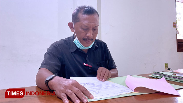 DLH Banyuwangi Gencarkan Penanaman Bibit Pohon di Lahan Kritis