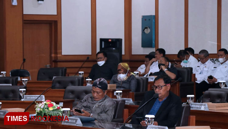 DPRD Gresik Kritisi Ranperda Penyertaan Modal Perumda Giri Tirta