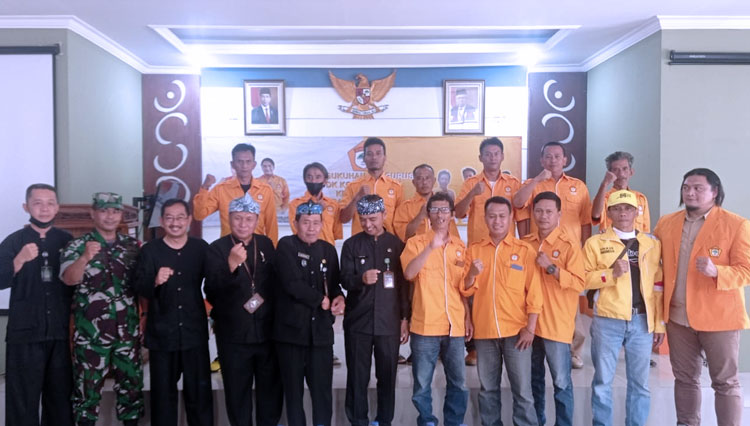 Apri-Subagiyo-berfoto-bersama.jpg