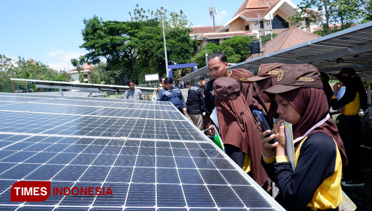 Edukasi Seputar Energi Terbarukan, Puluhan Pelajar Kunjungi PLTS ITN Malang