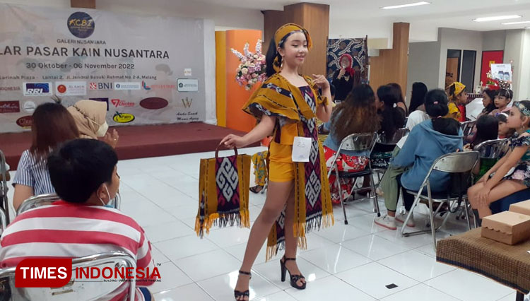Gelar-Pasar-Kain-Nusantara-KCBI-a.jpg