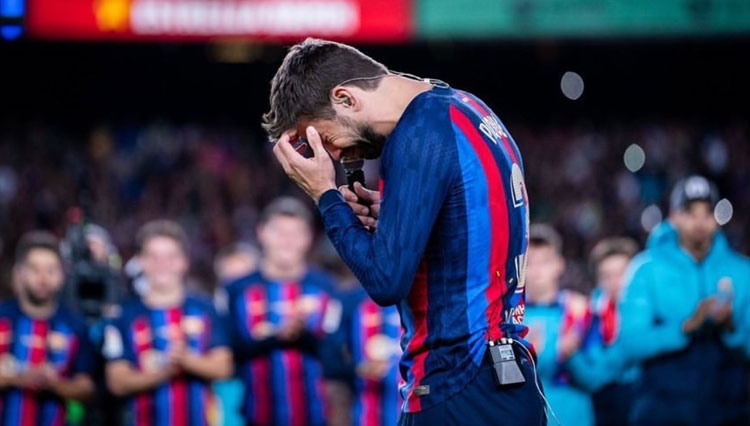 Gerard Pique menangis saat menyampaikan salam perpisahan dengan Barcelona. (FOTO: Instagram Gerard Pique)