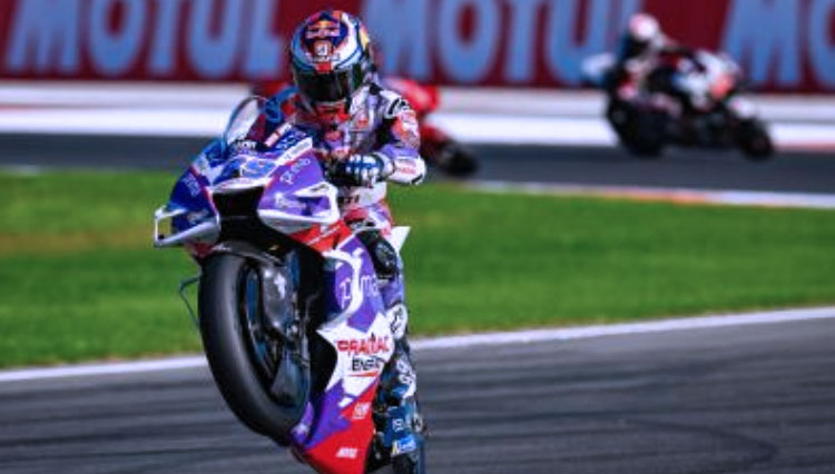Antara Bagnaia dan Quartararo, Siapa Juara Dunia MotoGP 2022?