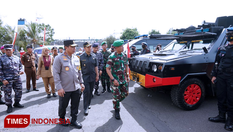 Pangdam V Brawijaya Dan Kapolda Jatim Gelar Apel Pasukan Di Banyuwangi ...