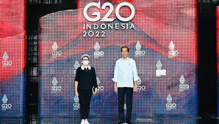 President of Indonesia Joko Widodo and the Minister of Foreign Affair Retno Marsudi checking the venue for G20 Indonesia on Tuesday (8/11/2022). (Photo: BPMI Setpres/LAlily Rachev)