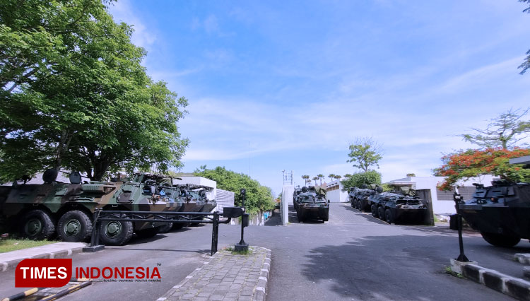 Kendaraan-Taktis-Anoa-2.jpg