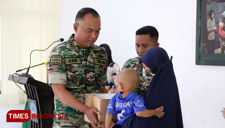 Dandim 0734 Kota Yogyakarta mengukuhkan 14 Danramil sebagai bapak asuh anak stunting. (FOTO: Fajar Rianto/TIMES Indonesia)