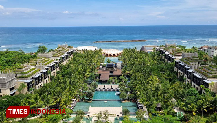 Salah-satu-spot-view-pantai-Hotel-The-Apurva-Kempinski-Bali.jpg