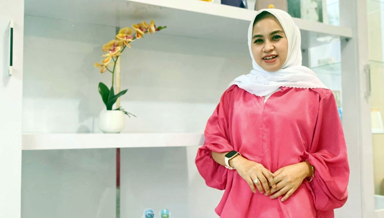 Rini Wulandari, entrepreneur muda 32 tahun asal Pilangkenceng, Kabupaten Madiun yang sukses berbisnis kosmetik dan perawatan kecantikan. (FOTO: Rini for TIMES Indonesia)