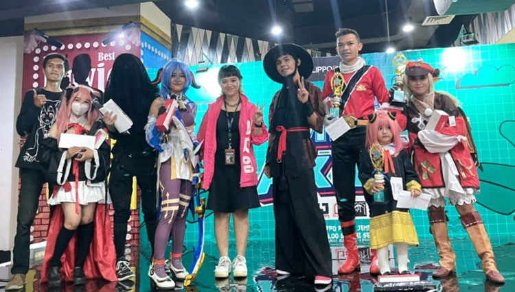 Keseruan Mini Akiba yang digelar Lippo Plaza Jember mulai dari cosplay competition, action figure dan sebagainya. (Foto: AJP TIMES Indonesia) 