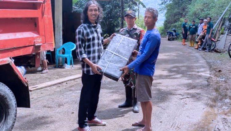 Rumah Ambruk Diterjang Banjir, Warga Sungai Grindulu Pacitan Diungsikan ...