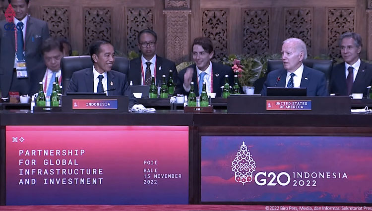 Presiden AS Joe Biden dan Presiden RI Jokowi di KTT G20 Indonesia. (Foto: Tangkapan Layar TIMES Indonesia)