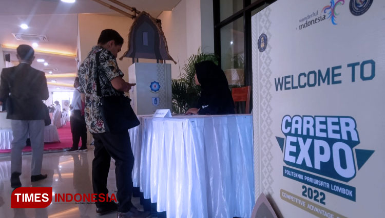 Kegiatan Career Expo 2022 di De Balen Soultan Hotel, Kampus Poltekpar Lombok yang digelar dua hari pada 15-16 November 2022. (Foto: Anugrah Dany Septono/TIMES Indonesia)