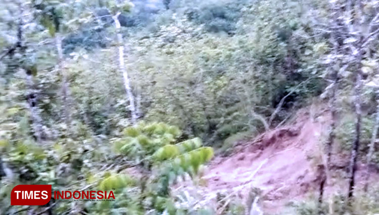 Tanah-longsor-juga-melanda-Dusun-Pageran.jpg