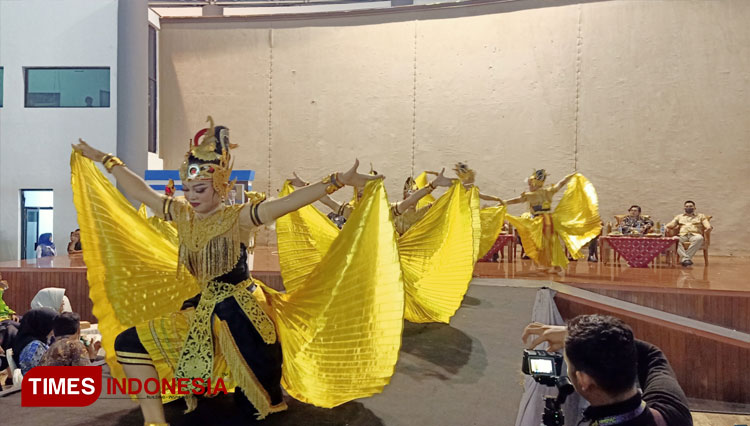 Fashion Show dan Tari Jalak Lawu Warnai Pembukaan Pekan Budaya Pasar Rakyat di Magetan