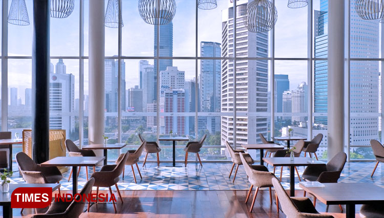 Indoor-Skyloft-rooftop-bar-All-Seasons-Thamrin-Jakarta.jpg