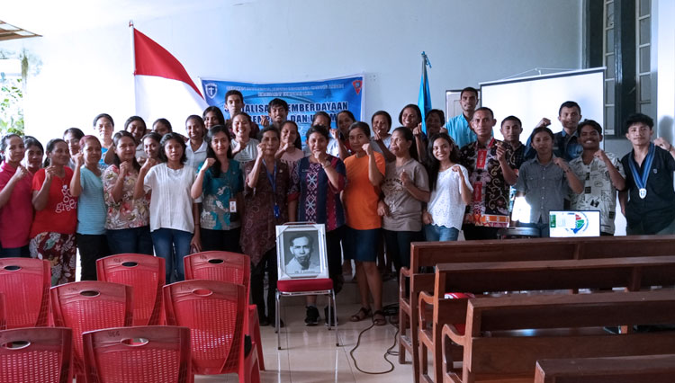 Peserta pemberdayaan UMKM perempuan di Negeri Ema Kota Ambon yang digelar di Gedung Serbaguna Negeri Ema, Kamis (17/112022). (Foto: Ade/ TIMES Indonesia)