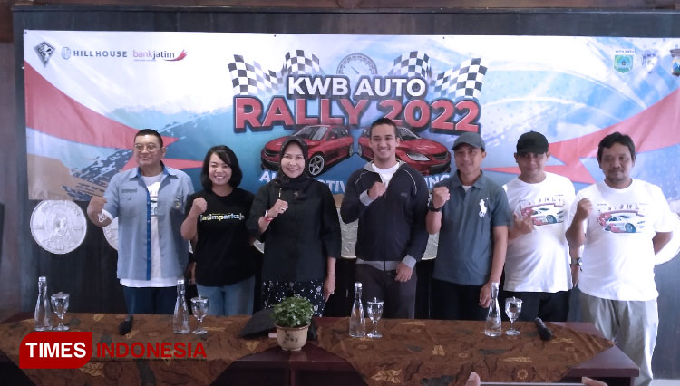 Balapan sambil merekatkan kehangatan keluarga. Ya even menarik ini hanya bisa diikuti lewat KWB Auto Rally 2022 yang dilaksanakan Pemkot Batu. (Foto: Muhammad Dhani Rahman/TIMES Indonesia)