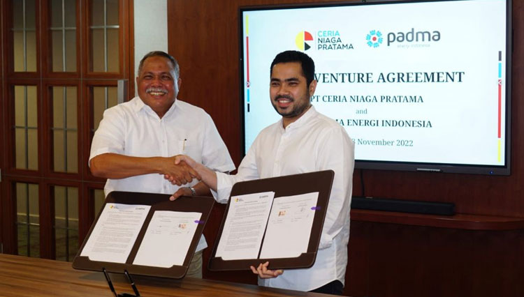 Penandatanganan Perjanjian Usaha Patungan Pembangunan Terminal Liquefied Natural Gas (LNG) dan Infrastruktur Pendukung oleh PT Ceria Nugraha Indotama dan PT Padma Energi Indonesia Group Titis Sampurna. (FOTO: AJP TIMES Indonesia)