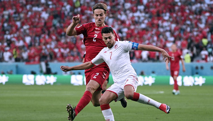 Duel pemain Tunisia dan Denmark. (FOTO: eurosport)