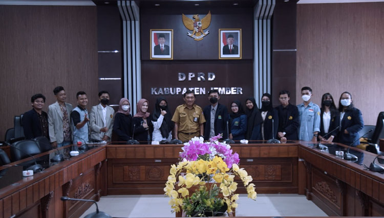 5 Mahasiswa Fakultas Syariah UIN KHAS Jember Gelar PKL di DPRD, Begini Pengalaman Mereka