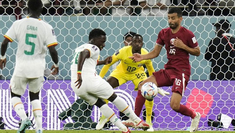 Pertandingan Qatar vs Senegal  di Al Thumama Stadium, Jumat (25/11/2022) malam WIB (Foto: AP/Hassan Ammar)