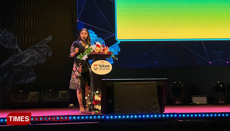 Putri Sagita, Relationship Manager bank BTN memberikan paparan di acara Digital Talent & Innovation Talkshow (Foto : Dokumen Pribadi)