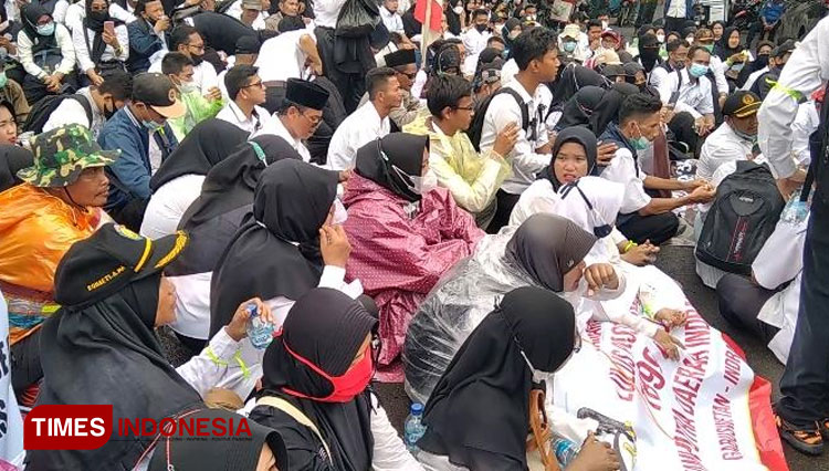 Guru-Honorer-di-Indramayu-a.jpg