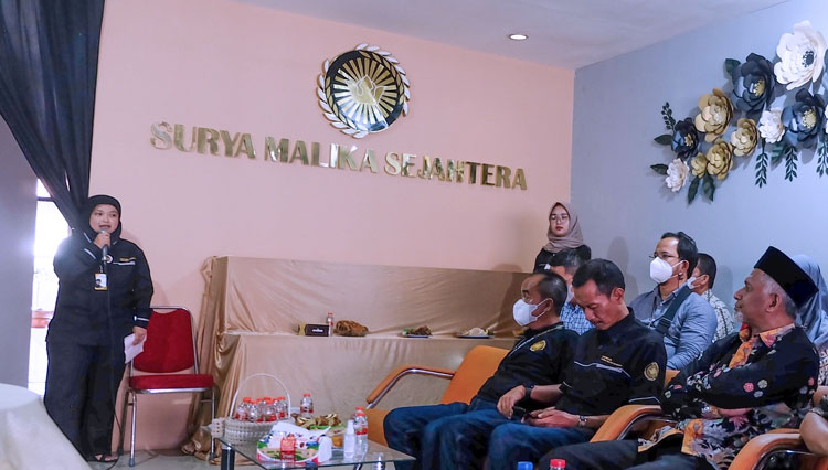Ketua Pengurus Koperasi Surya Malika Sejahtera Dewi Yustisiani memberikan kata sambutan. (Foto: dok. Malika)
