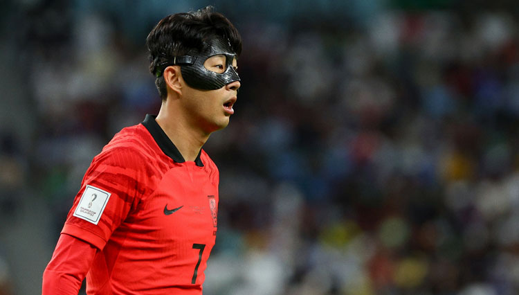 Son Heung Min akan memimpin Korea Selatan menghadapi Portugal di laga penentuan grup H. (foto: FIFA)