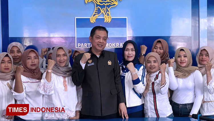 Daftar Bacaleg Demokrat, Pengusaha Perempuan di Banyuwangi Dikawal Emak-emak Sosialita