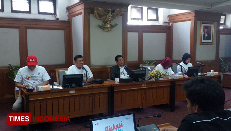 Direktur Koordinasi dan Supervisi KPK Wilayah II, Yudhiawan Wibisono dalam konferensi pers usai acara Road to Hakordia di Gedung Sate Kota Bandung, Senin (5/12/2022). (Foto: Megha Nugraha/TIMES Indonesia)