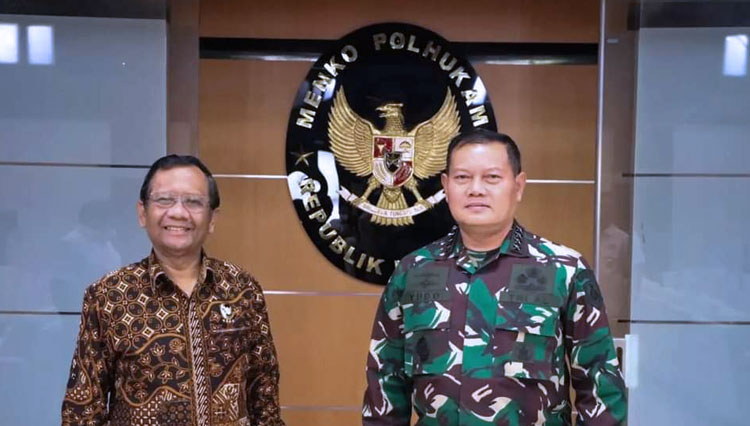 Mahfud MD saat bersama Jenderal Yudo Margono. (FOTO: Dok Mahfud MD)