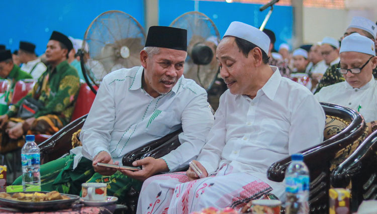 Ketua PWNU Jatim, KH. Marzuqi Mustamar, dan Wakil Rais PWNU Jatim, KH Moh. Hasan Mutawakkil Alallah. (Foto: Ponpes Genggong for TIMES Indonesia)