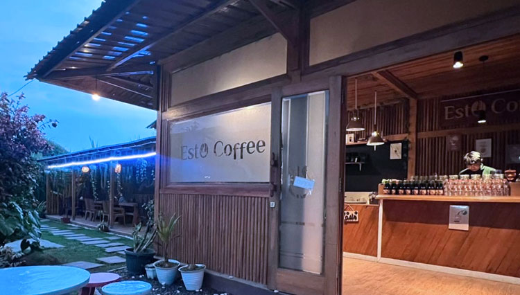 4 Menu Favorit Ikan Tuna Asap Esto Coffee Malang, Kuliner Pendamping Kopi