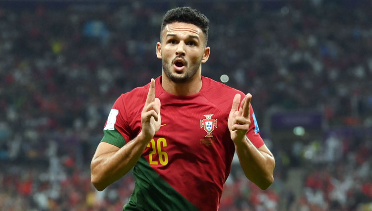 Goncalo Ramos, mencetak mencetak hat-trick di fase knock out Piala Dunia 2022 untuk membantu Portugal meraih kemenangan 6-1 atas Swis. (foto: FIFA)