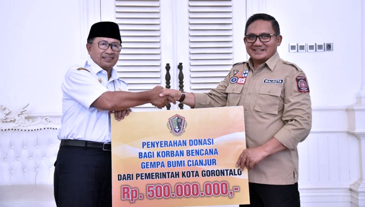 Wali Kota Gorontalo Salurkan Donasi Rp500 Juta Untuk Korban Gempa